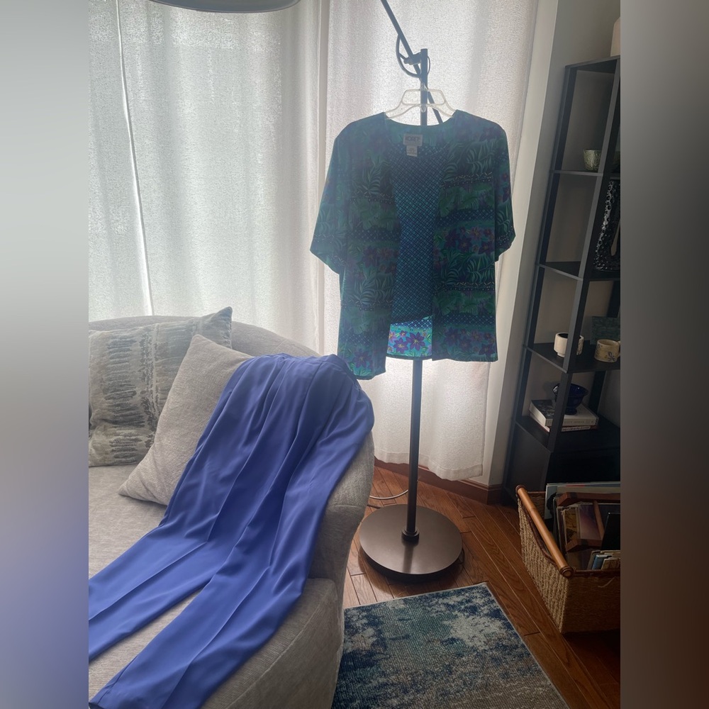 Blouse and pants Koret size medium vibrant blue and green